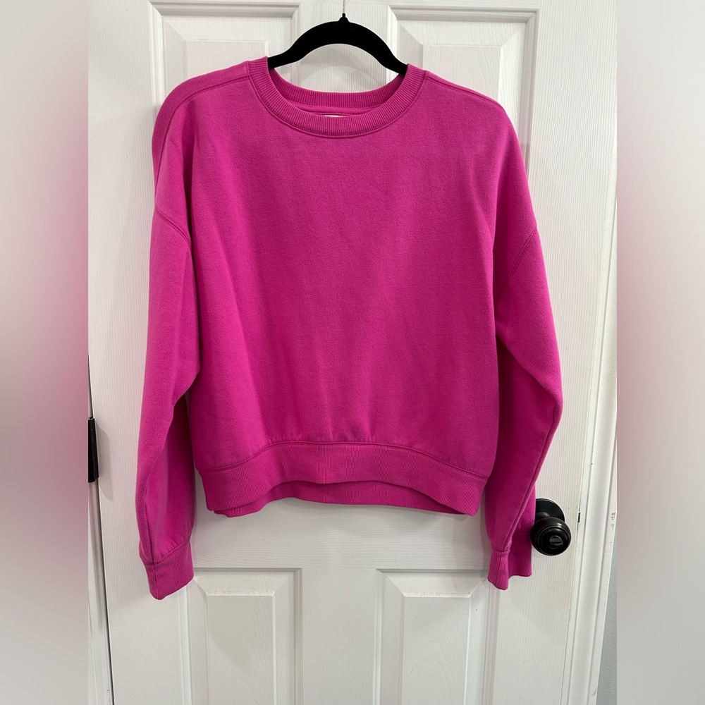 Universal thread cropped sweatshirt